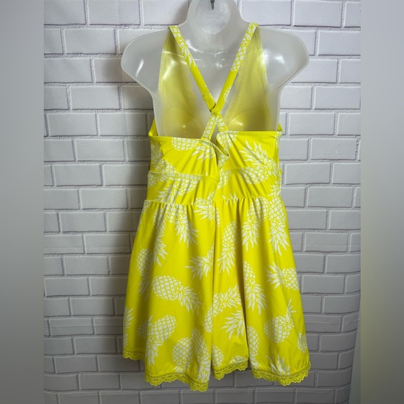 Torrid Pineapple Print Swimdress - Size 2 Plus size
( 2X Size) - Picture 5 of 12